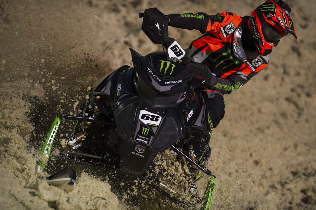 TuckerHibbert-Iowa2017_Action3_©JohnHanson